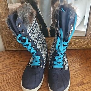 Stylish Women's Winter Boots with Blue Laces